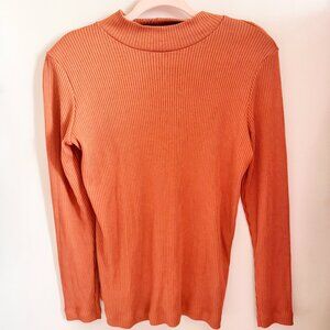 XL Uniqlo Burnt Orange Mock Neck Tee